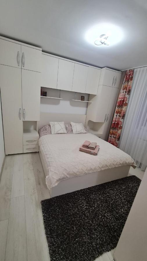 Apartament Violeta Hura-Humora Exteriér fotografie